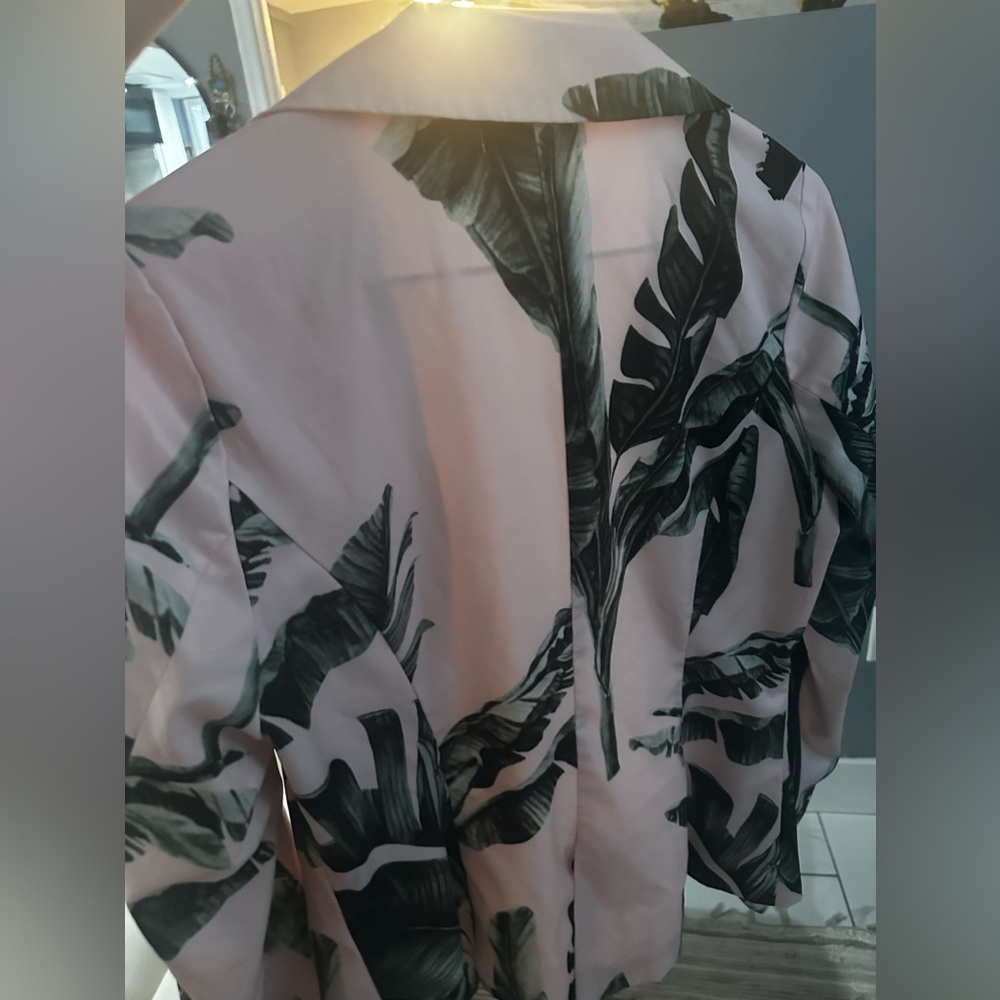 Blazer - Picture 3 of 6